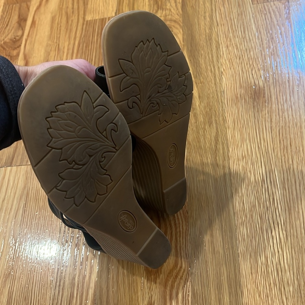 EURO by Sofft Ginnifer Sandals - Picture 2 of 5